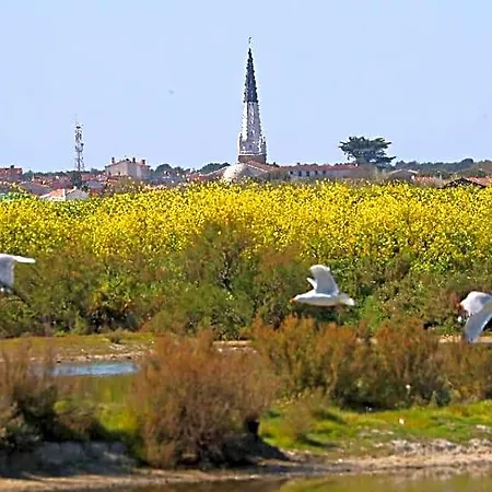 La Passerose 3 Pièces Avec Jardin Au Calme,à 300m De La Plage, Bed & Breakfast 4*