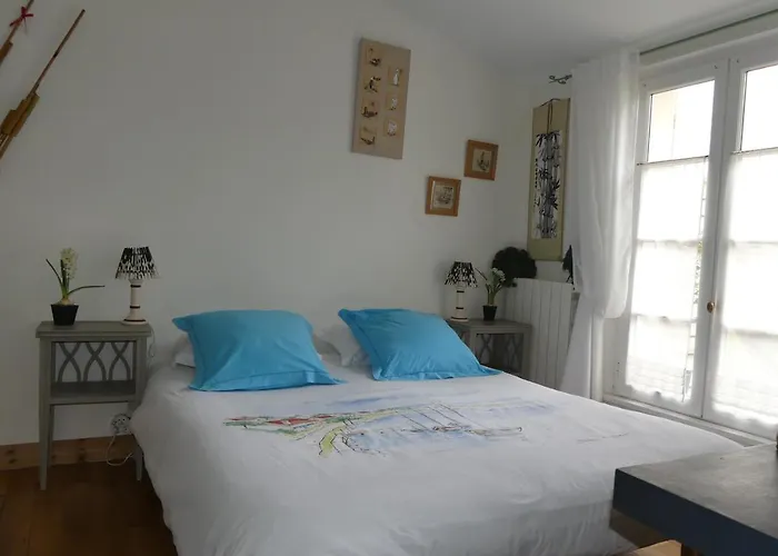 La Passerose 3 Pièces Avec Jardin Au Calme,à 300m De La Plage, Alojamento de Acomodação e Pequeno-almoço La Couarde-sur-Mer